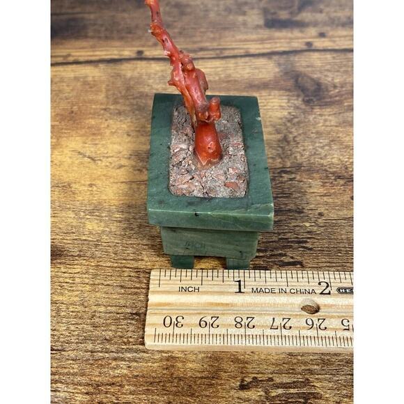 SCULPTURE OF CORAL BRANCHES in the Nephrite Planter Vintage - Picture 8 of 10